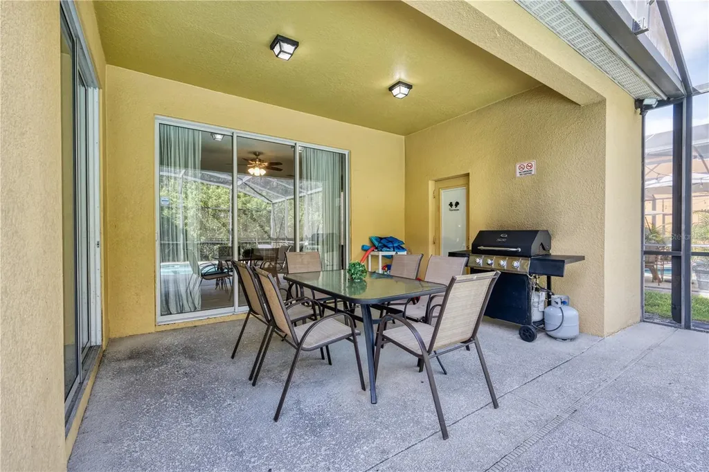 221 Las Fuentes Drive Kissimmee FL 34746