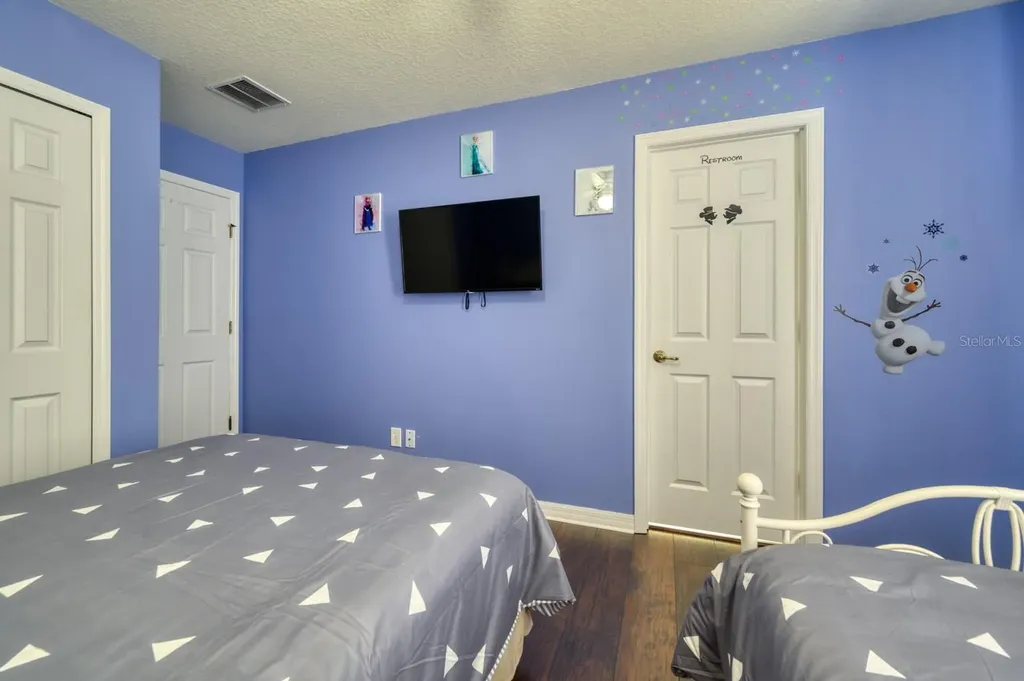 221 Las Fuentes Drive Kissimmee FL 34746
