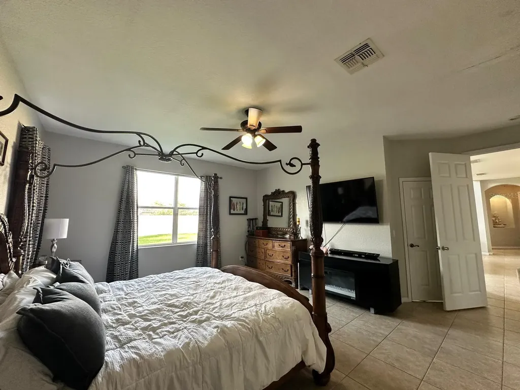 2321 Hinsdale Drive Kissimmee FL 34741