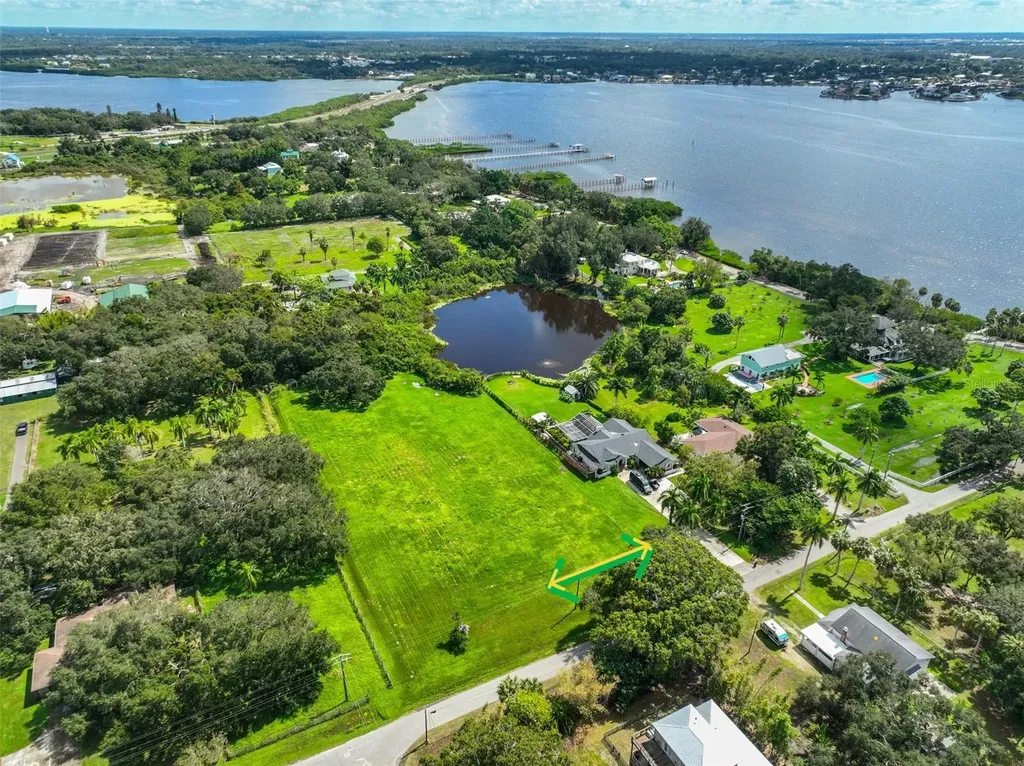 1480 Center Road Terra Ceia FL 34250