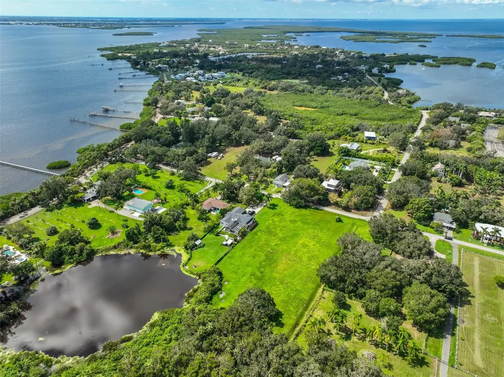 1480 Center Road Terra Ceia FL 34250