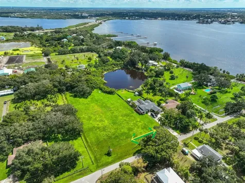 1480 Center Road Terra Ceia FL 34250