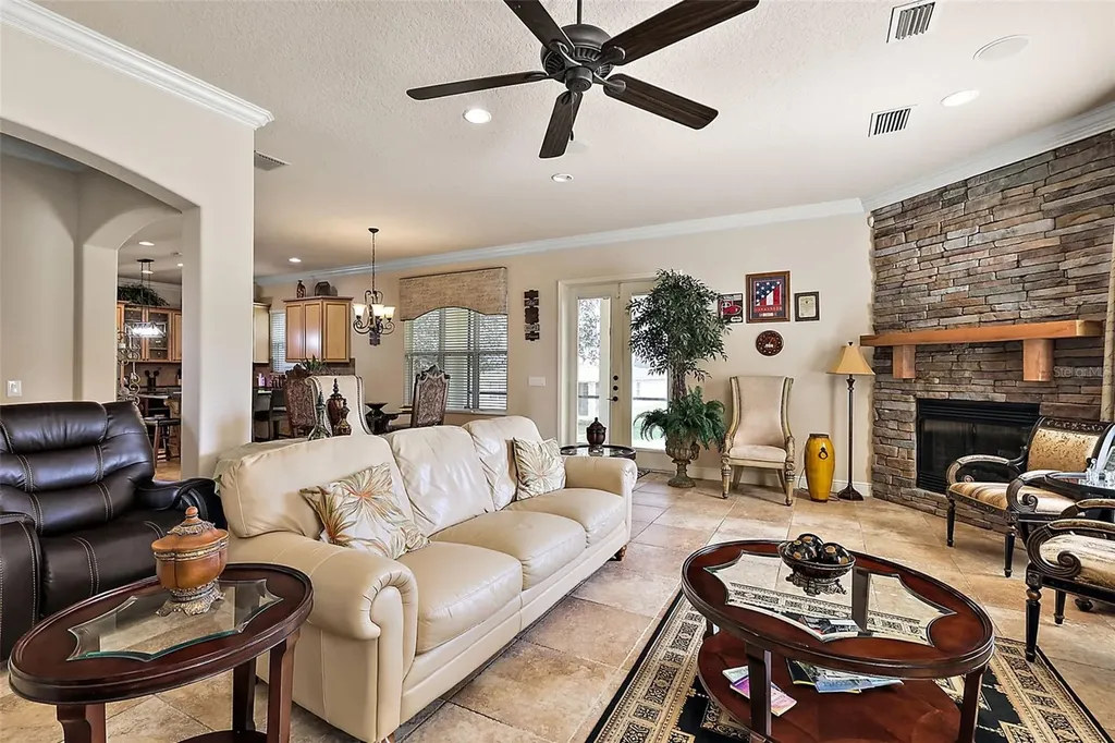 212 Crestrun Loop Leesburg FL 34748