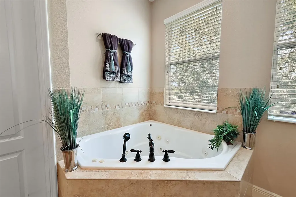 212 Crestrun Loop Leesburg FL 34748
