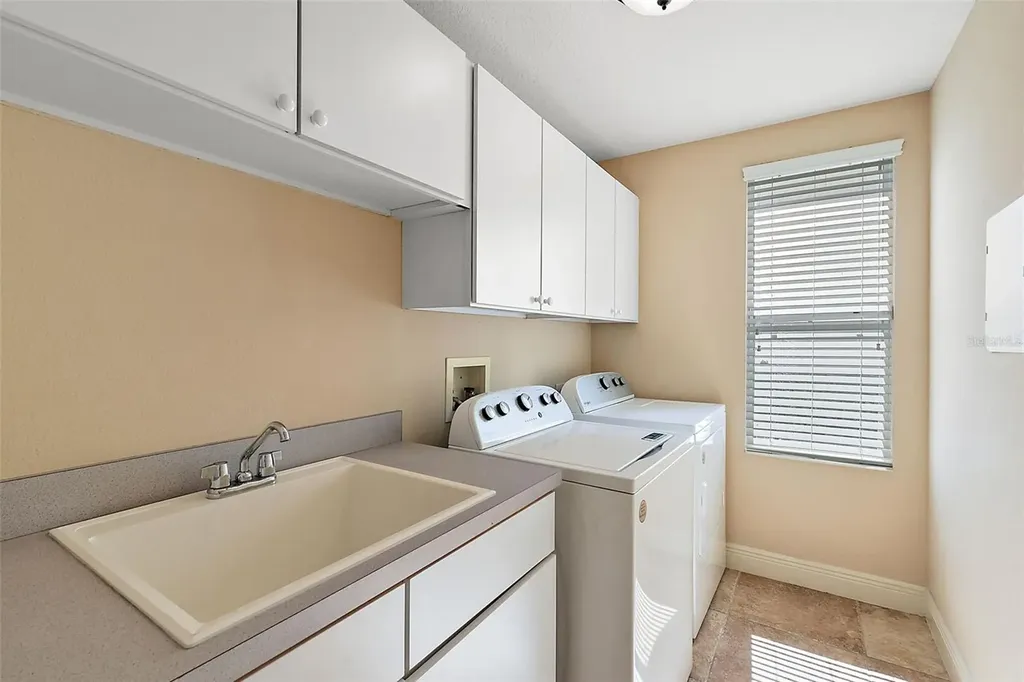 212 Crestrun Loop Leesburg FL 34748