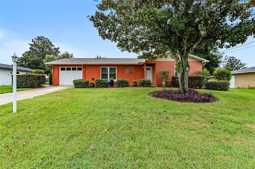 622 Third Avenue Lady Lake FL 32159