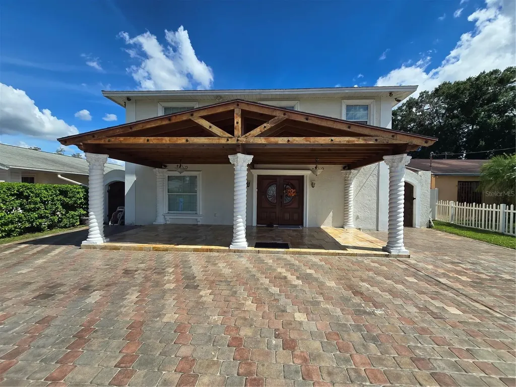 6611 N Hale Avenue Tampa FL 33614