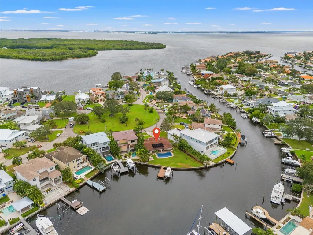 1918 Arrowhead Drive NE St Petersburg FL 33703