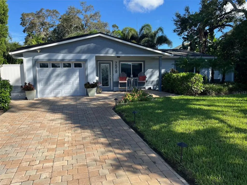 7519 Burlington Avenue N St Petersburg FL 33710