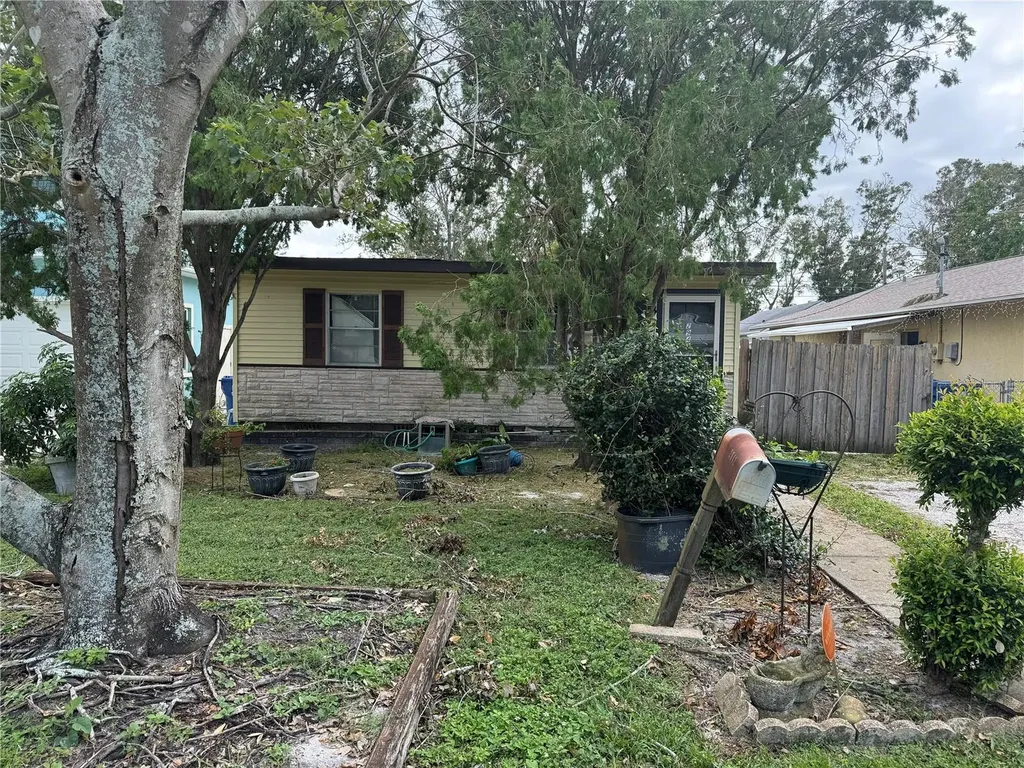 2942 24th Avenue N St Petersburg FL 33713