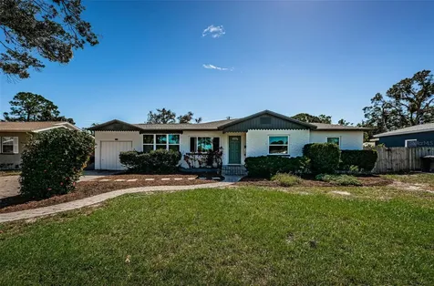 2320 Catalonia Way S St Petersburg FL 33712