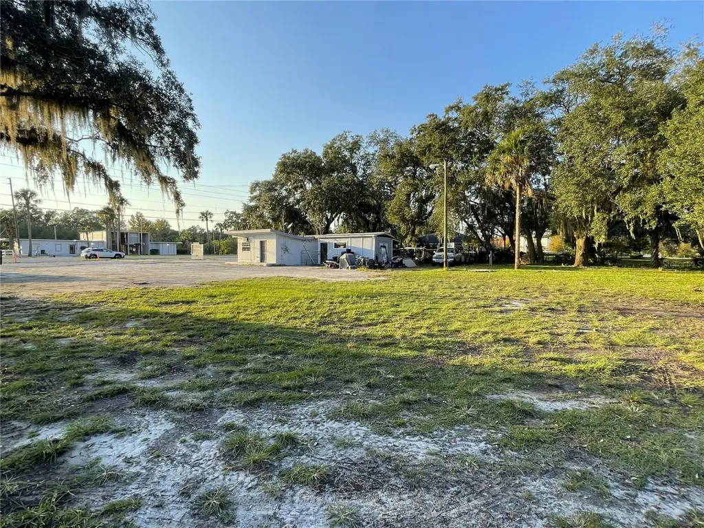 830 S Main Street Wildwood FL 34785