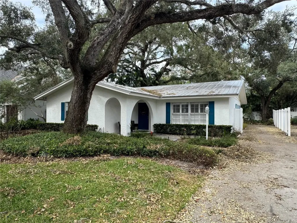 4631 W Leona Street Tampa FL 33629