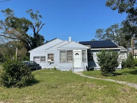 1525 13th Avenue S St Petersburg FL 33705