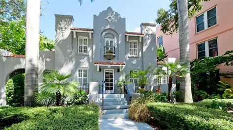 1215 N Palm Avenue Sarasota FL 34236