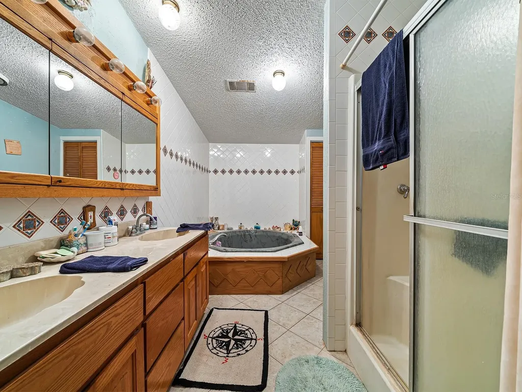126 Bermuda Court Winter Haven FL 33880