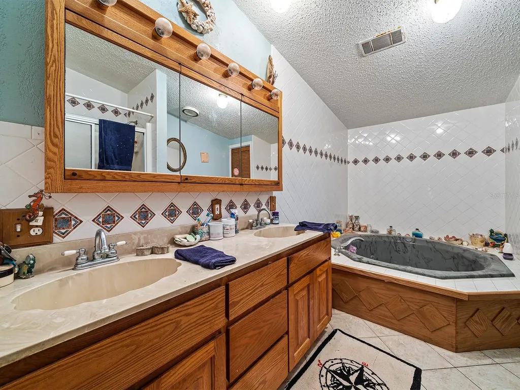 126 Bermuda Court Winter Haven FL 33880