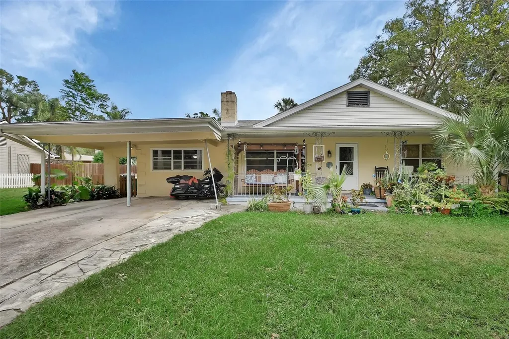 305 S Stone Street Deland FL 32720