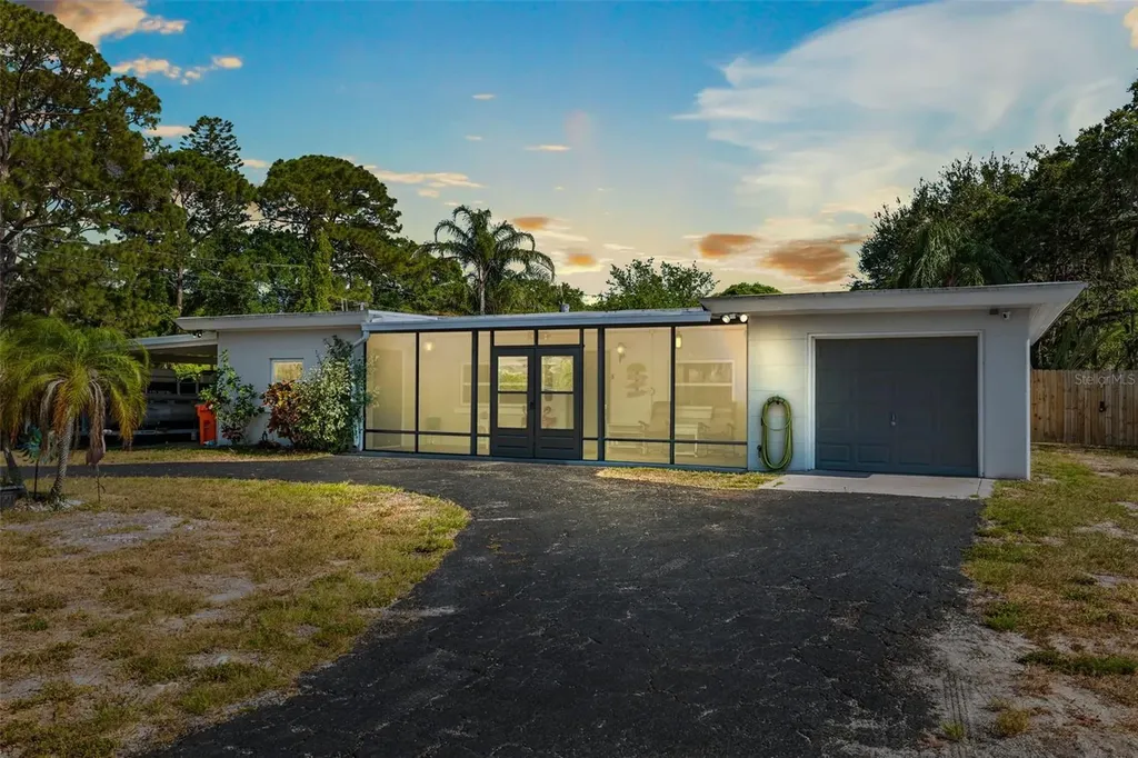 11000 54th Avenue N St Petersburg FL 33708
