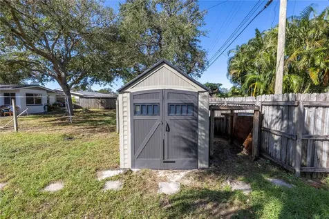 141 43rd Avenue NE St Petersburg FL 33703
