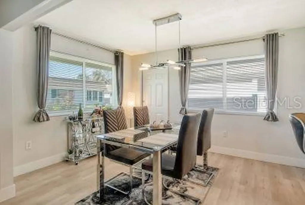 2607 Riverbluff Parkway Sarasota FL 34231