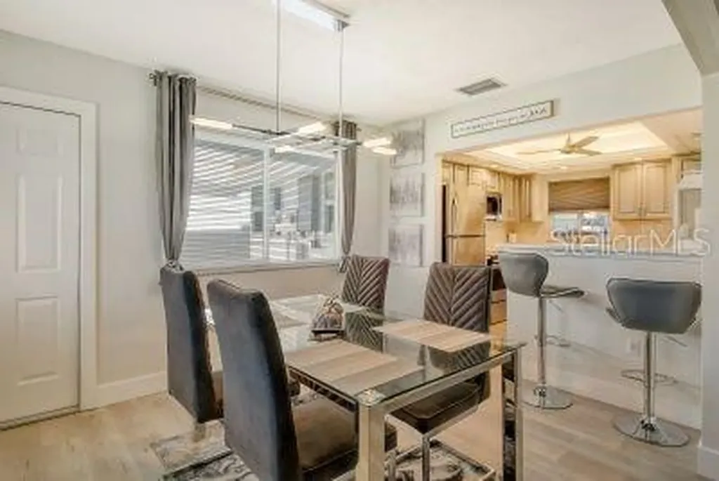 2607 Riverbluff Parkway Sarasota FL 34231