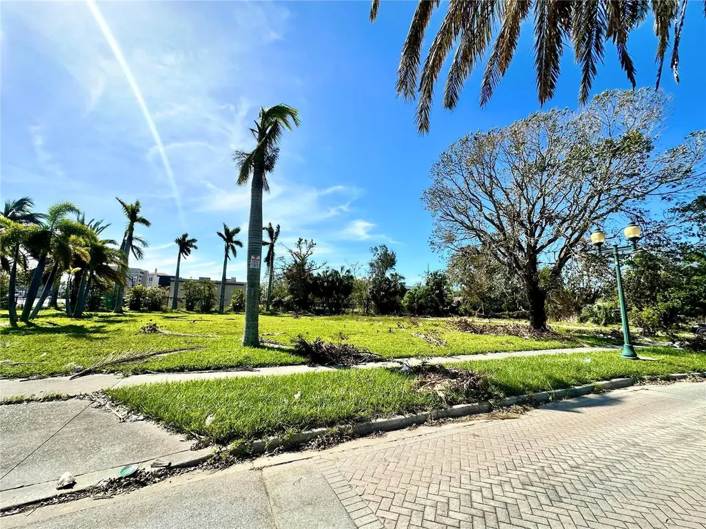 575 N Washington Boulevard Sarasota FL 34236