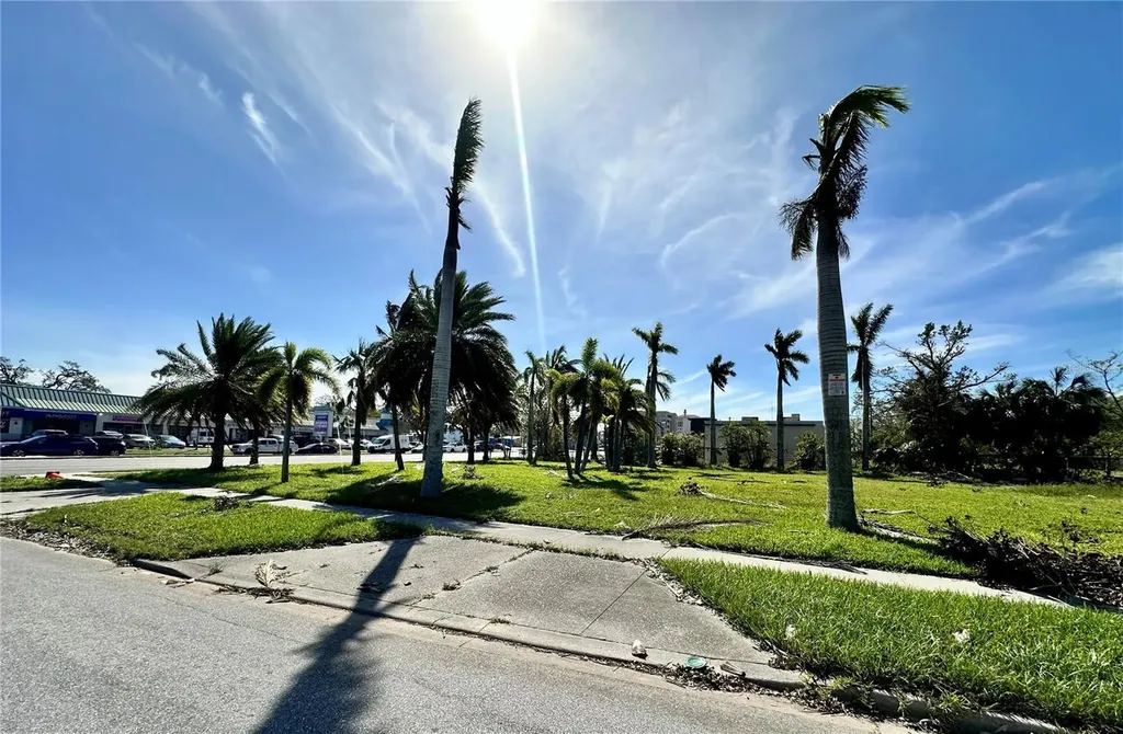 575 N Washington Boulevard Sarasota FL 34236