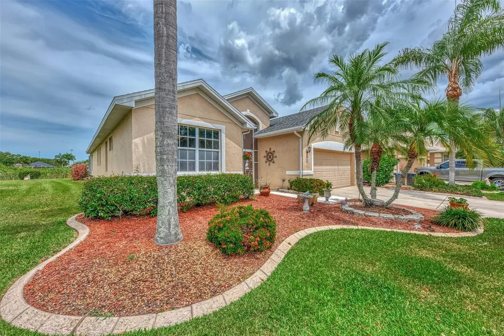 5236 Lakehurst Court Palmetto FL 34221