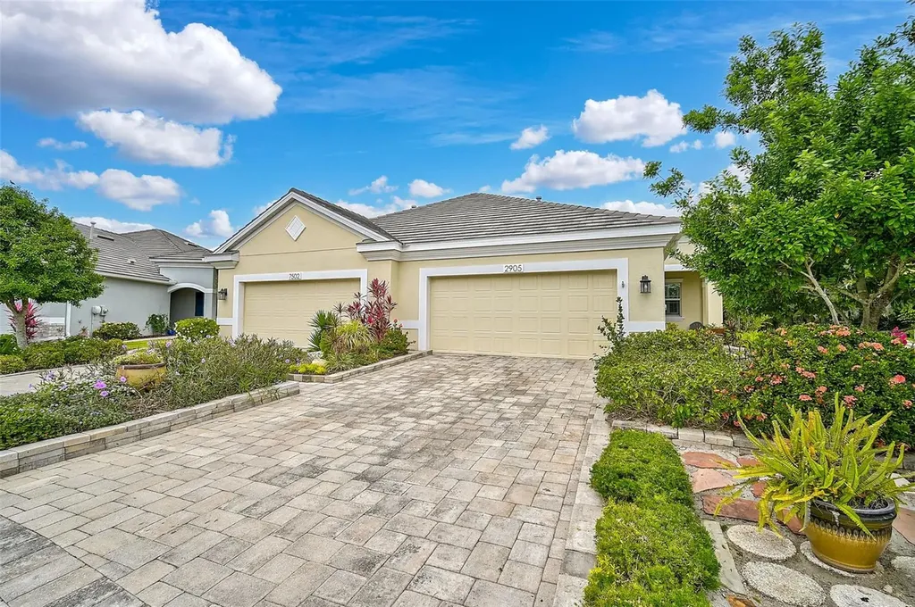 2905 Trustee Avenue Sarasota FL 34243