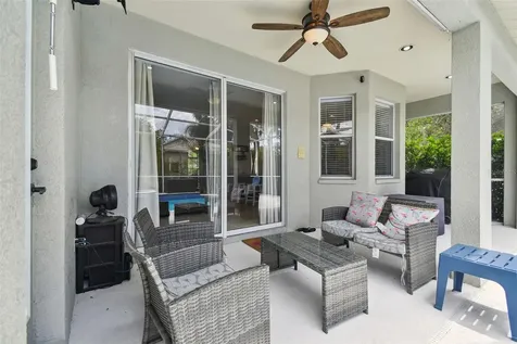 6125 Gannetdale Drive Lithia FL 33547