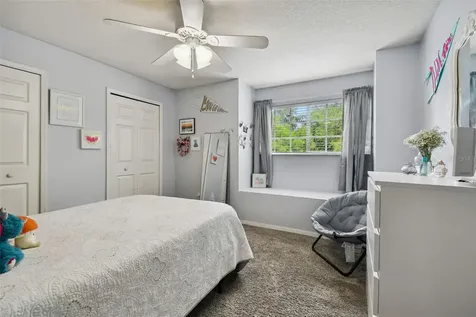 6125 Gannetdale Drive Lithia FL 33547