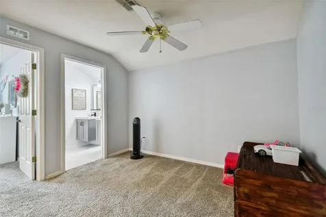 6125 Gannetdale Drive Lithia FL 33547