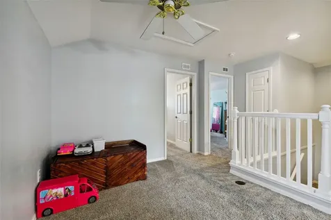 6125 Gannetdale Drive Lithia FL 33547