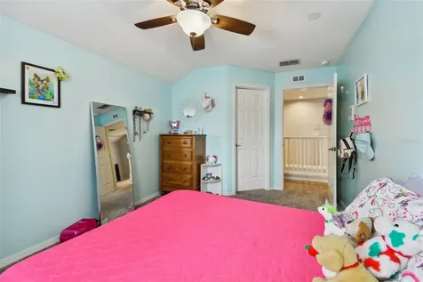 6125 Gannetdale Drive Lithia FL 33547