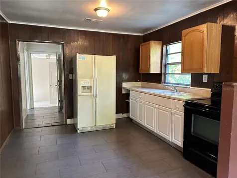 1932 NW 4th Place Ocala FL 34475