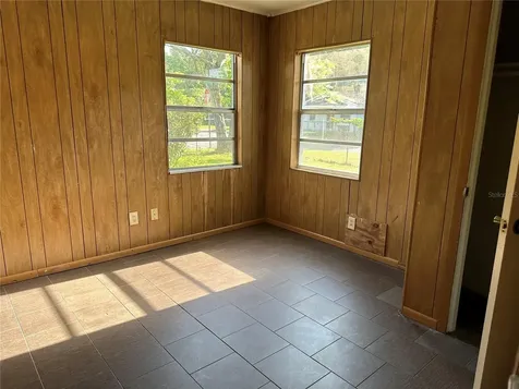1932 NW 4th Place Ocala FL 34475
