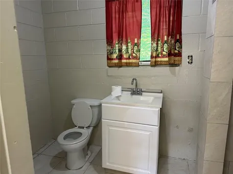 1932 NW 4th Place Ocala FL 34475