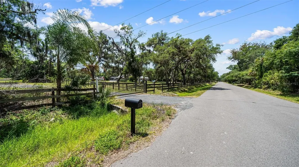 6902 24th Avenue E Bradenton FL 34208