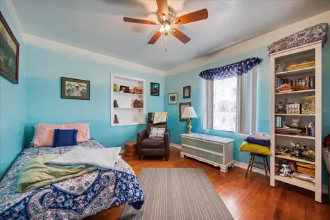 4701 24th Avenue N St Petersburg FL 33713