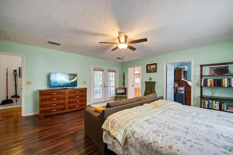 4701 24th Avenue N St Petersburg FL 33713