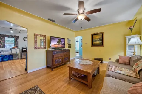 4701 24th Avenue N St Petersburg FL 33713