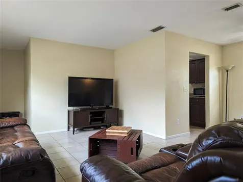323 Black Oak Court Seffner FL 33584
