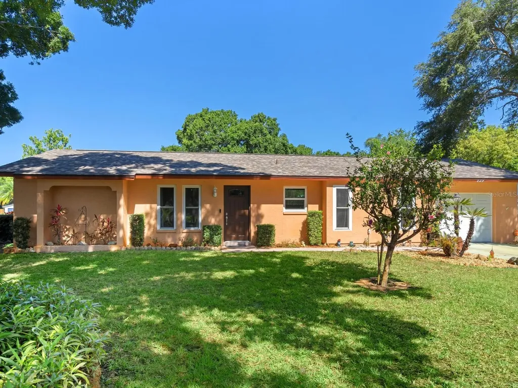 829 Cypress Wood Lane Sarasota FL 34243