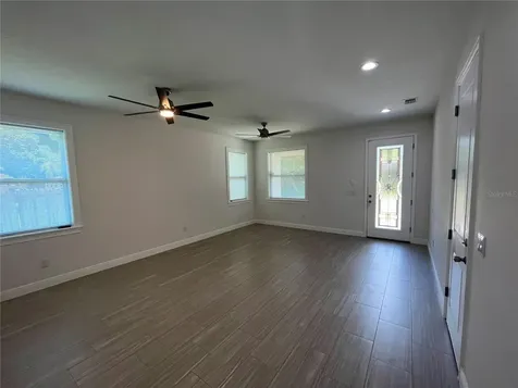 6692 51st Avenue N St Petersburg FL 33709