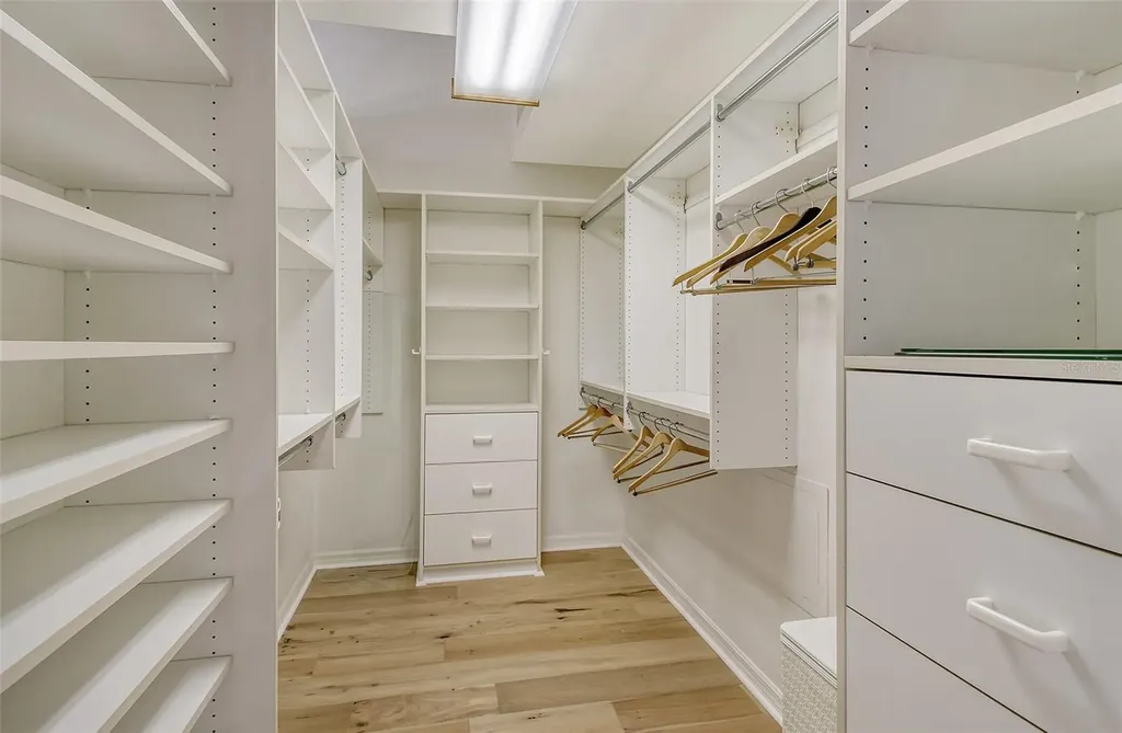 2383 Harbour Oaks Drive Longboat Key FL 34228