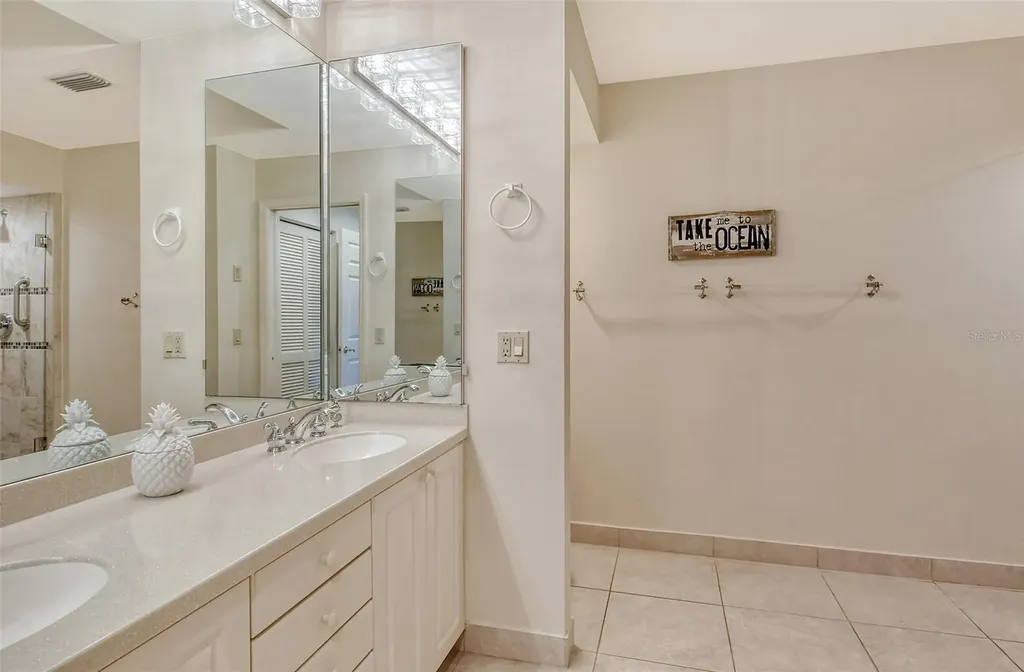 2383 Harbour Oaks Drive Longboat Key FL 34228