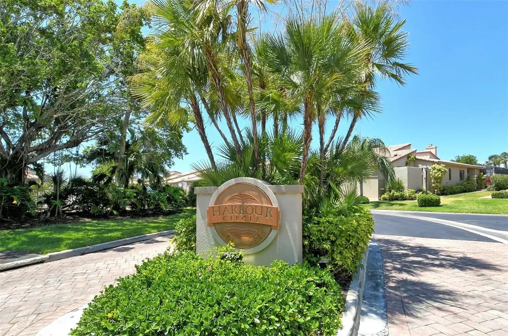 2383 Harbour Oaks Drive Longboat Key FL 34228