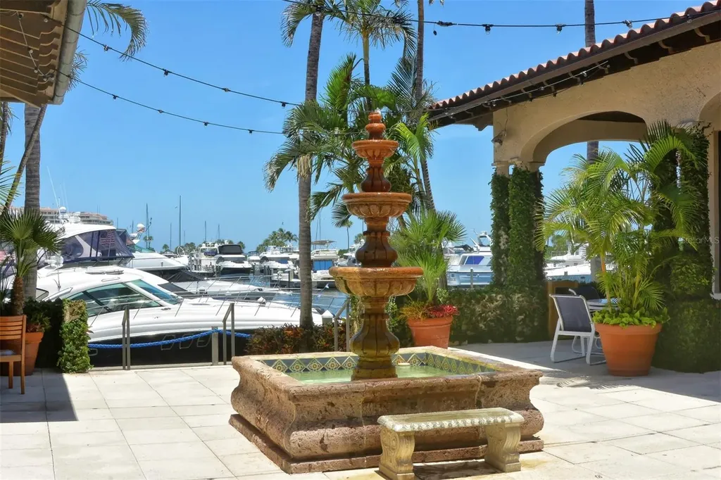 2383 Harbour Oaks Drive Longboat Key FL 34228