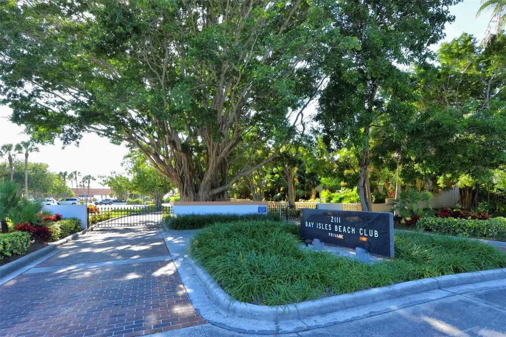 2383 Harbour Oaks Drive Longboat Key FL 34228